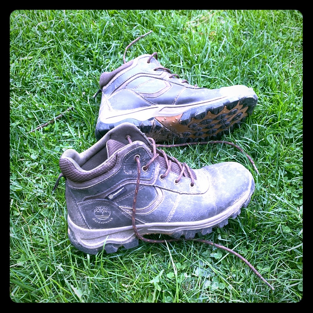 Boys hiking boots